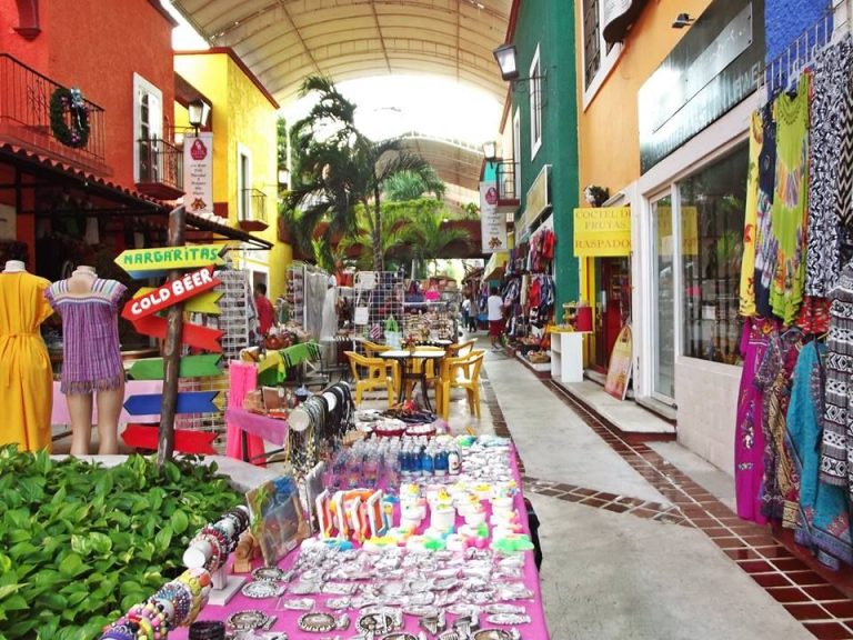 Plaza Bonita El Centro Cancun